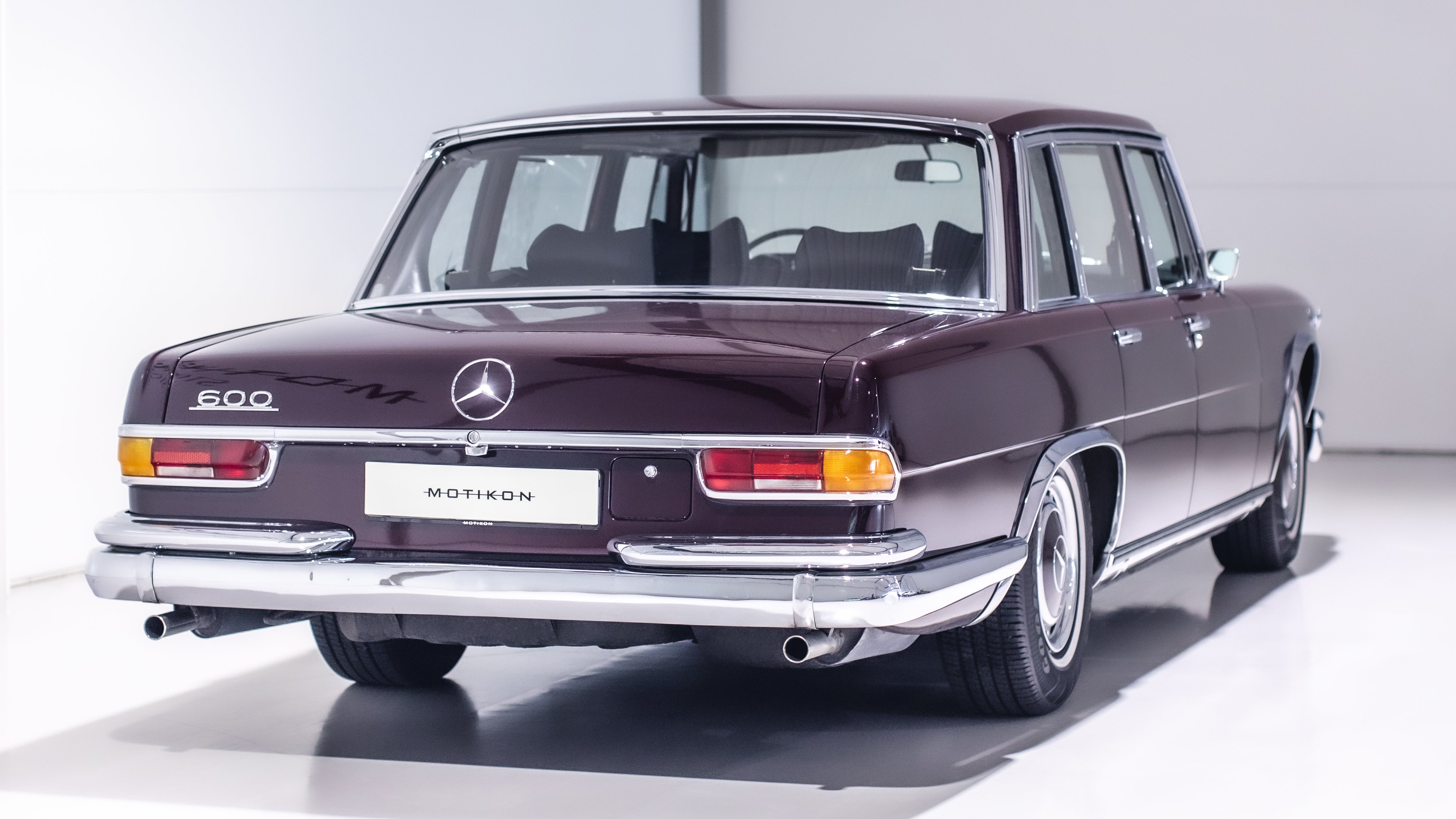211714-980250-car-20230829_110112-mercedes_benz_600_lila_pab051_16.9_1.jpg