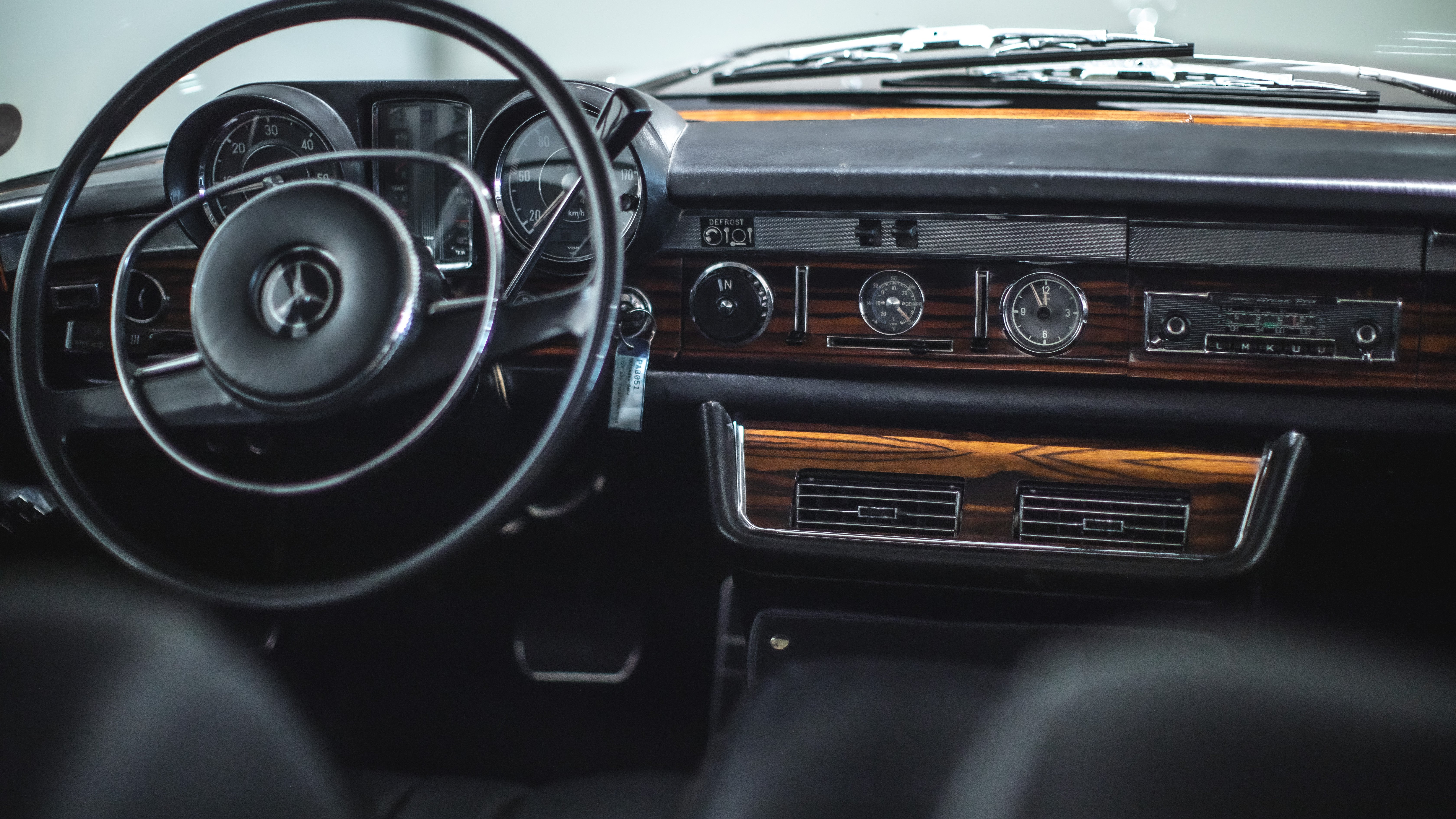 211714-980250-car-20230829_110137-mercedes_benz_600_lila_pab051_16.9_19.jpg