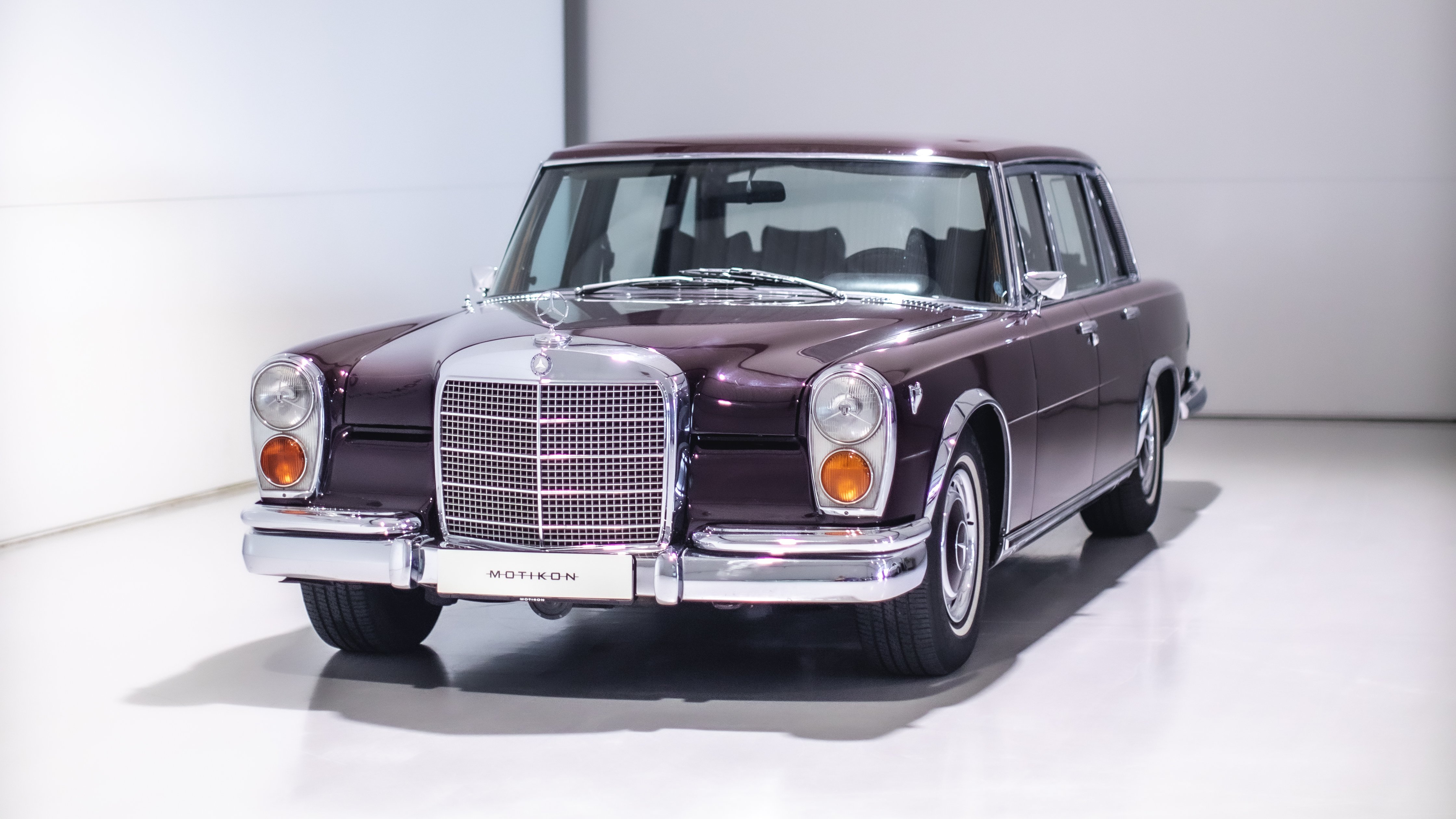 211714-980250-car-20230829_110143-mercedes_benz_600_lila_pab051_16.9_23.jpg