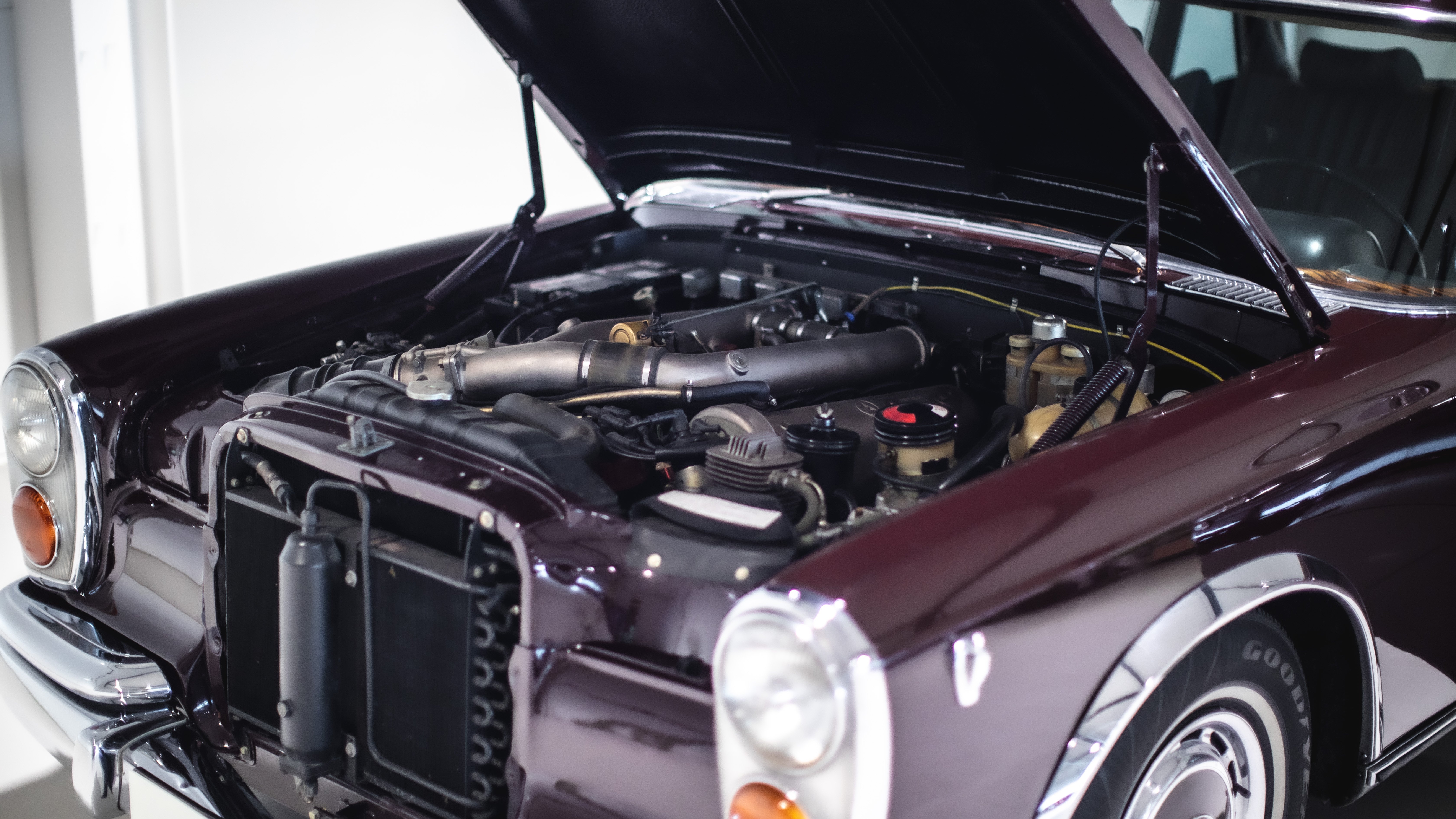 211714-980250-car-20230829_110210-mercedes_benz_600_lila_pab051_16.9_44.jpg