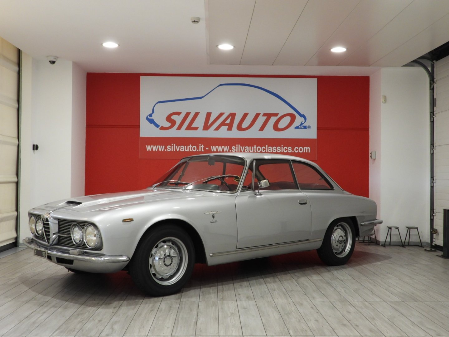 Alpha Romeo 64 1964 Alfa Romeo 2600 | Classic Driver Market