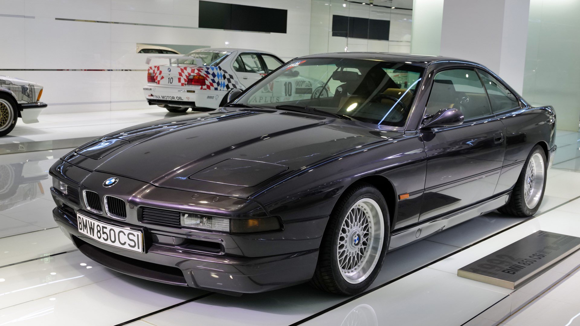 BMW 850 акула