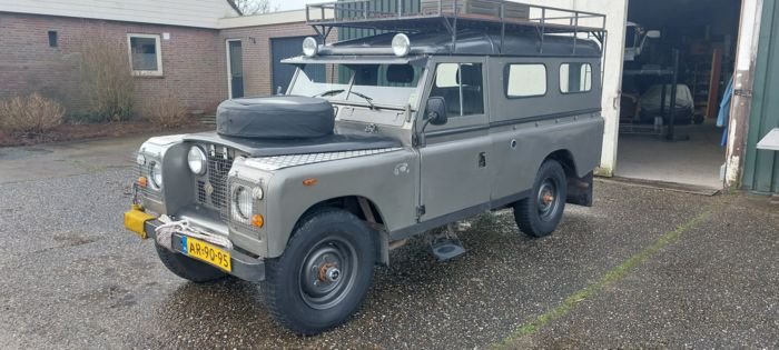 1972 Land Rover Defender | Classic Driver Market
