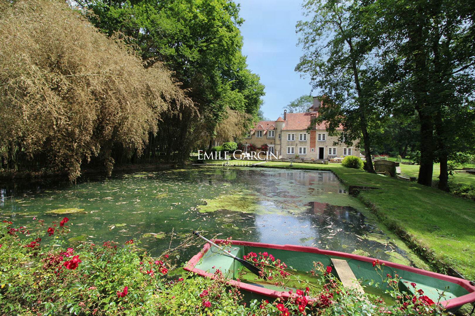 For sale -Vézelay Magnificent Manor with tower, 12 bedrooms on 7ha ...
