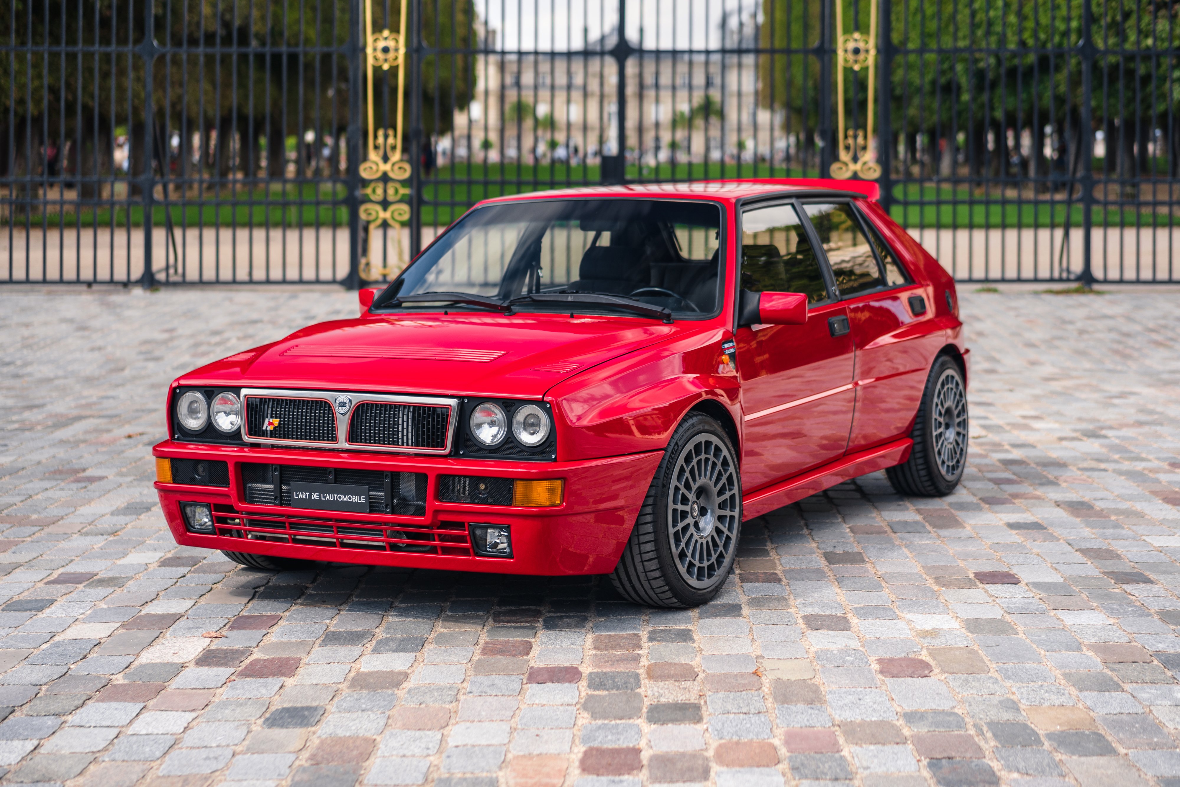 Lancia Delta седан