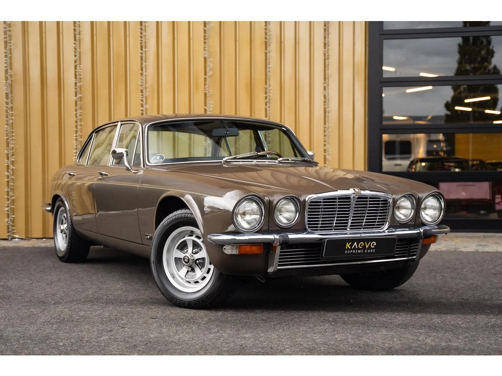 restoration - jaguar xjc v12 1975 v5 present .. https:... 1975 Jaguar XJ12 - 4.2 ltr. Manual gearbox with Overdrive | Classic ...